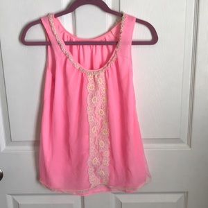 Vintage boho pink daisy Lace tank  🌸